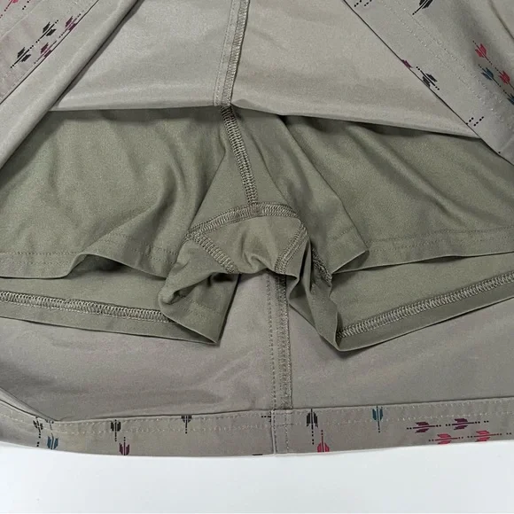 Eddie Bauer Olive Camo Green Skorts Casual Adventurer arrow print - Picture 7 of 16